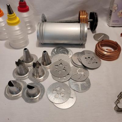 Cake Decorating Items (K-CE)