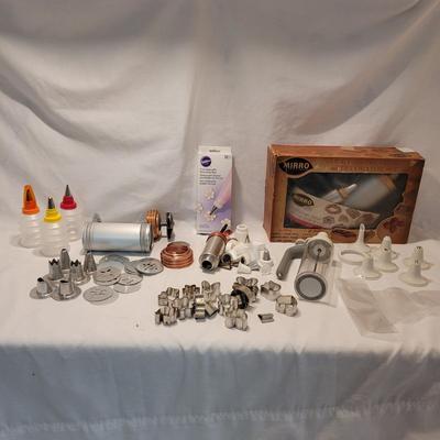 Cake Decorating Items (K-CE)