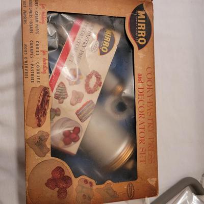 Cake Decorating Items (K-CE)