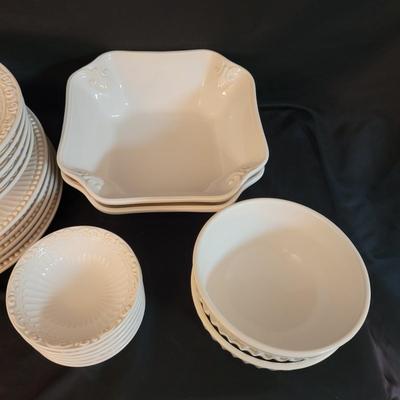 Lenox â€œButlerâ€™s Pantry Gourmetâ€ Dishware and More (K-CE)