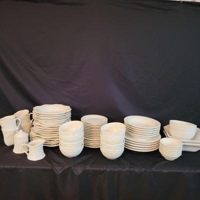 Lenox â€œButlerâ€™s Pantry Gourmetâ€ Dishware and More (K-CE)