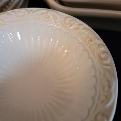 Lenox â€œButlerâ€™s Pantry Gourmetâ€ Dishware and More (K-CE)