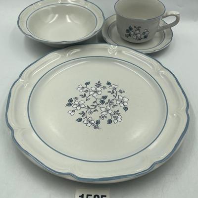 Covington Stoneware Dinner Set