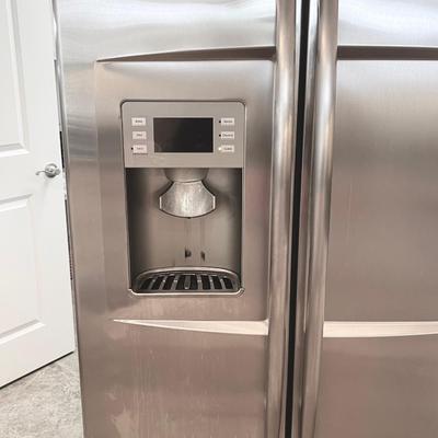 GE PROFILE ~ Stainless Steel Refrigerator/Freezer