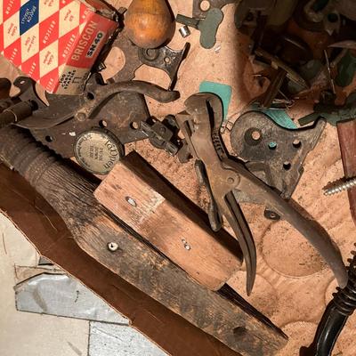 Lot of vintage hardware