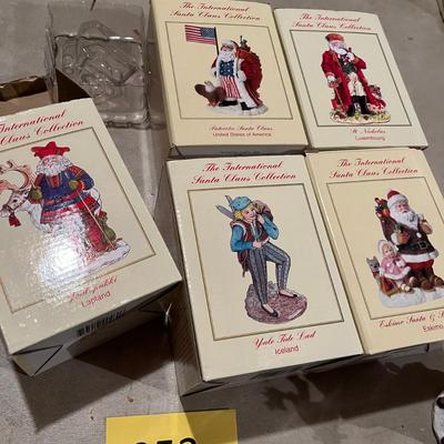 International Santa Clause Figures #7