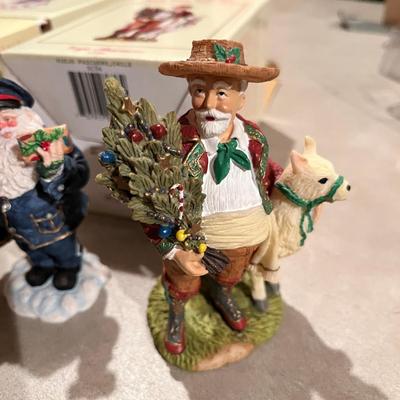 International Santa Clause Figures #9