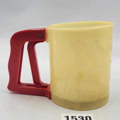 Vintage 1 1/2 Cup Sifter