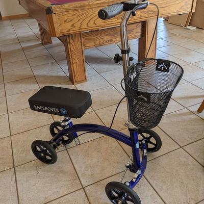 KneeRover Deluxe Steerable Walker Scooter Blue w/ Basket