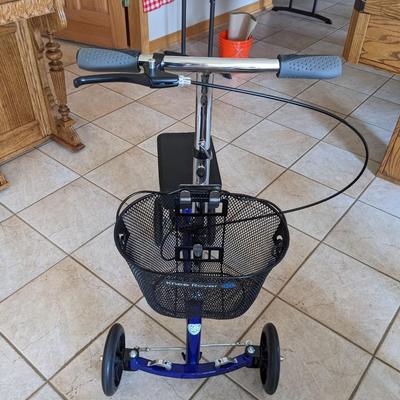 KneeRover Deluxe Steerable Walker Scooter Blue w/ Basket