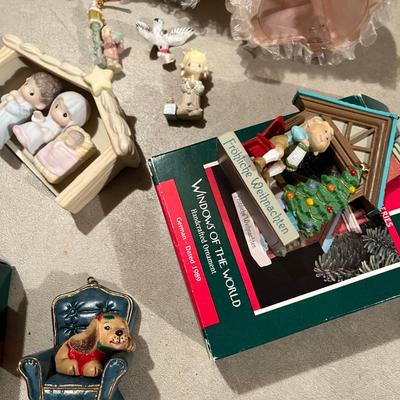 Vintage mini ornaments