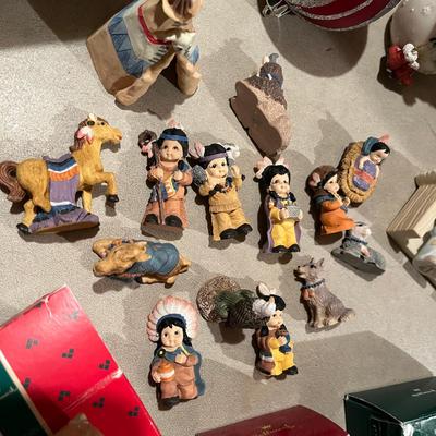 Vintage mini ornaments