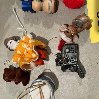 Lot of ornaments & crystal tree