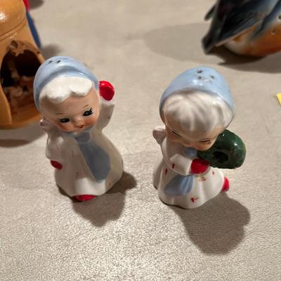 Assortment of Christmas Decor