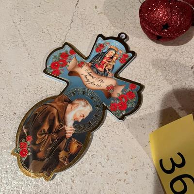 Various Christmas items