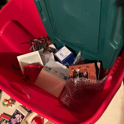 Tub with ornaments