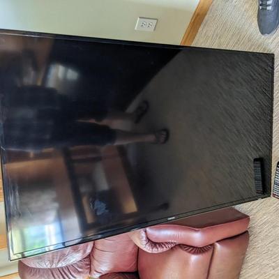 2nd Samsung UN40HU6950 40" 4K Ultra High Definition TV