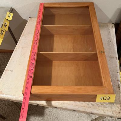 3 shelf display case