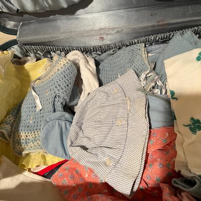 Lot of vintage Kids w/ Suit case