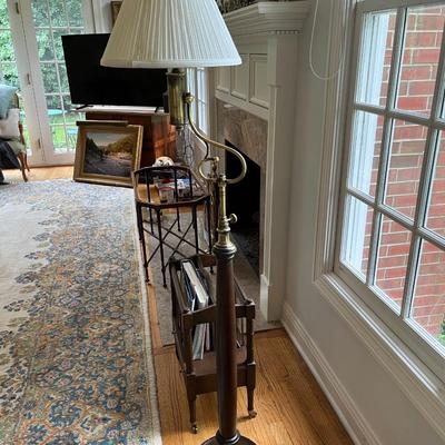 TRADITIONAL STYLE BRASS FLOOR LAMP