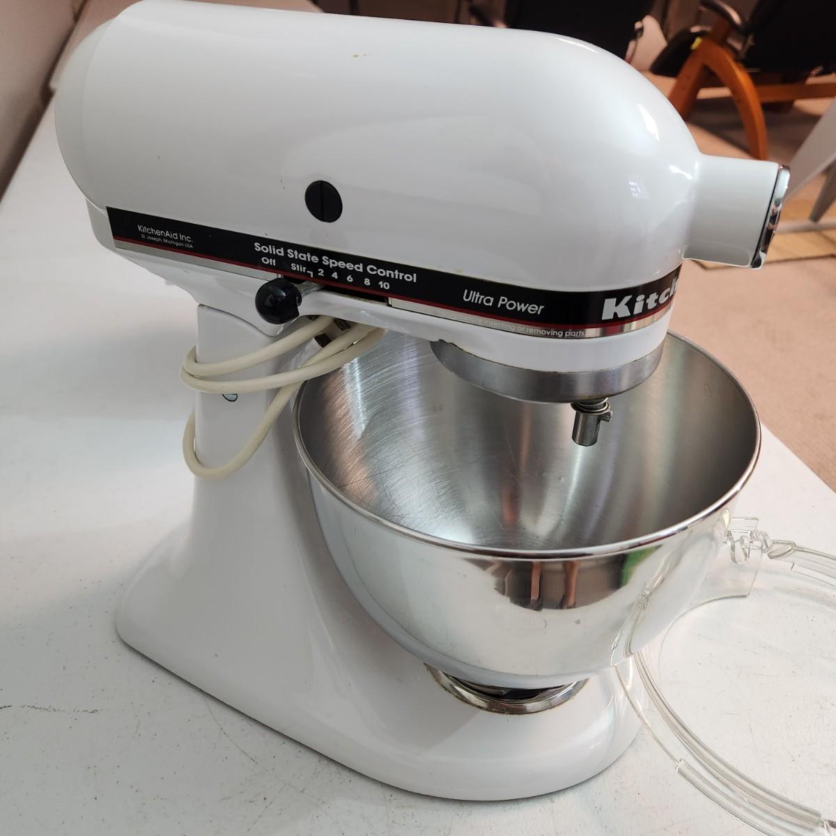 Sold at Auction: KitchenAid Classic Stand Mixer Powers on