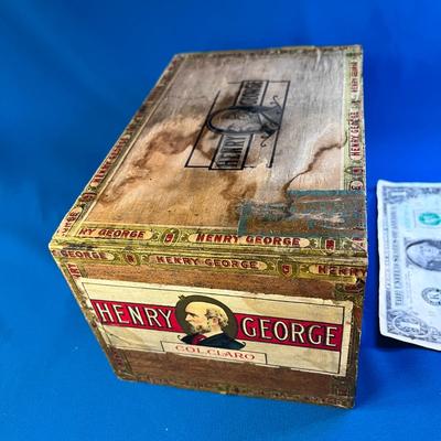 VINTAGE WOODEN CIGAR BOX EXTRA TALL