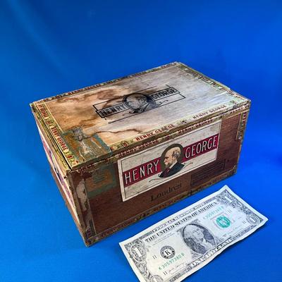 VINTAGE WOODEN CIGAR BOX EXTRA TALL