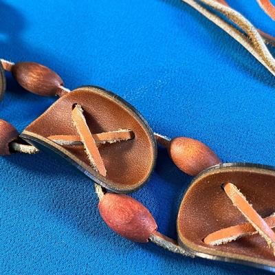 COOL LEATHER, LEATHER-LIKE, WOODEN BEADS 70â€™s HIPPIE BELT 