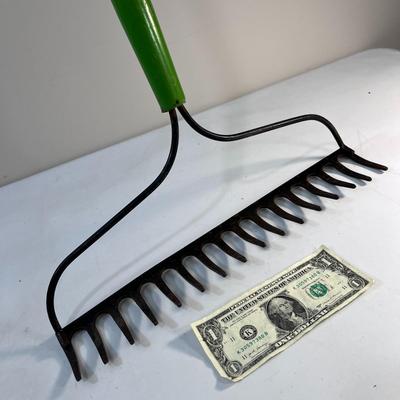 AMES STURDY GARDEN RAKE 