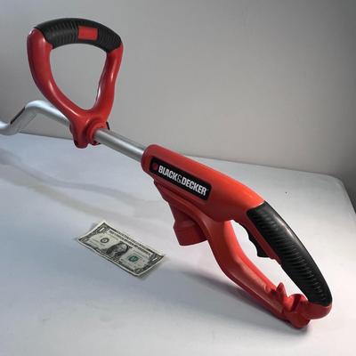 BLACK & DECKER â€œGRASSHOGâ€ 14â€ ELECTRIC WEED WHACKER