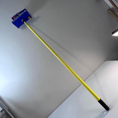 LIGHT BULB CHANGER KIT WITH TELESCOPING EXTENSION POLE