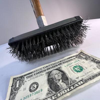 5â€™ HARD WOOD HANDLE STIFF METAL BRUSH