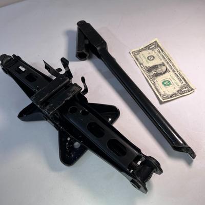 CAR SCISSOR JACK MADE IN CANADA