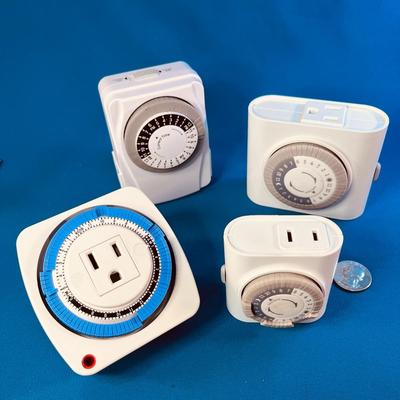 SET OF 4 HOUSEHOLD ELECTRIC ON/OFF TIMERS