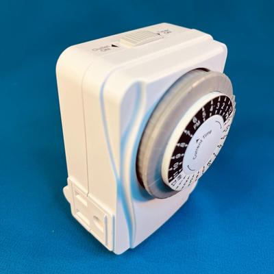 SET OF 4 HOUSEHOLD ELECTRIC ON/OFF TIMERS