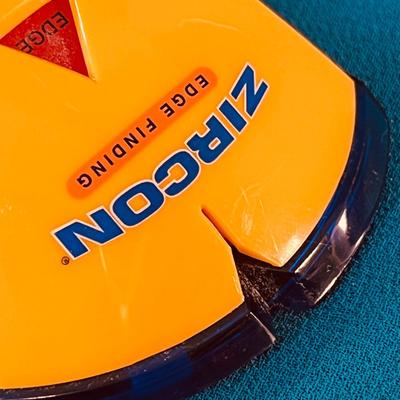 BATTERY OPERATED ZIRCON STUD SENSOR TOOL