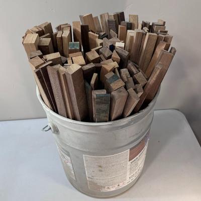 BUCKET OF WOOD PIECES/REMNANTS 
