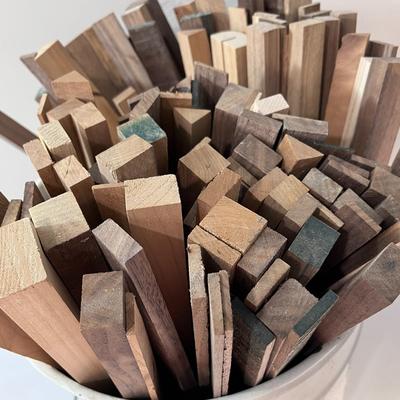 BUCKET OF WOOD PIECES/REMNANTS 