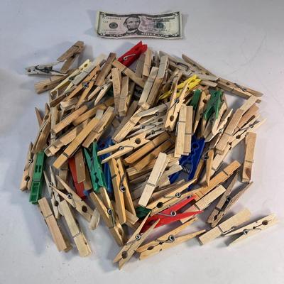 110 COUNT VINTAGE MOSTLY WOODEN SPRING TYPE CLOTHES PINS