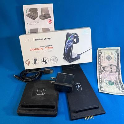 3-IN-1 WIRELESS CHARGING STAND