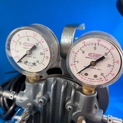 VWR SCIENTIFIC 1/6 h.p. VACUUM PUMP