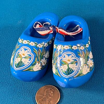 BRIGHT BLUE LITTLE WOODEN SHOES KLOMPEN