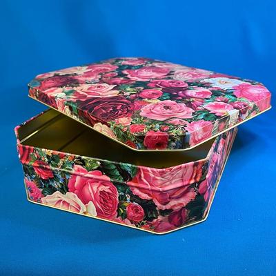 RETRO ROSES TIN MADE IN ENGLAND