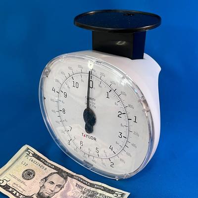 POUNDS AND GRAMS KITCHEN SCALE PLASTIC