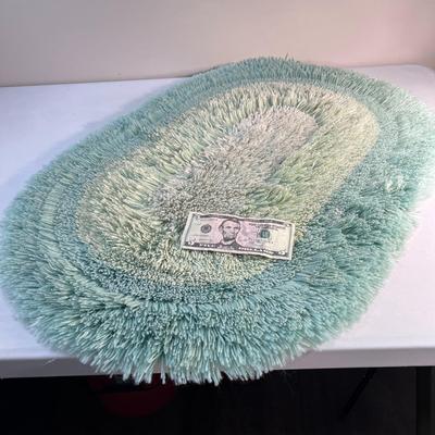 RETRO OVAL SOFT SHADES OF GREEN BATHROOM RUG 