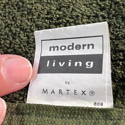 EXTRA LARGE FOREST GREEN SCULPTED BATH MAT BY MARTEX