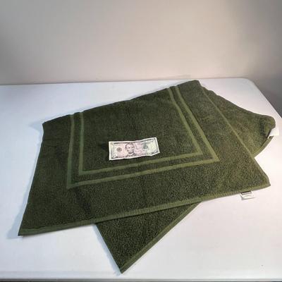 EXTRA LARGE FOREST GREEN SCULPTED BATH MAT BY MARTEX