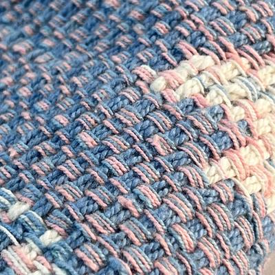 EASTER-THEMED WOVEN THROW RUG FRINGED