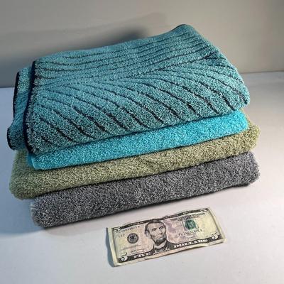 4 ASSORTED BATH TOWELS GREENS AND BLUES