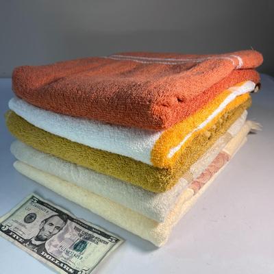 5 COUNT ASSORTED BATH TOWELS 